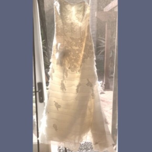 Cloud-like wedding dress - Picture 11 of 11